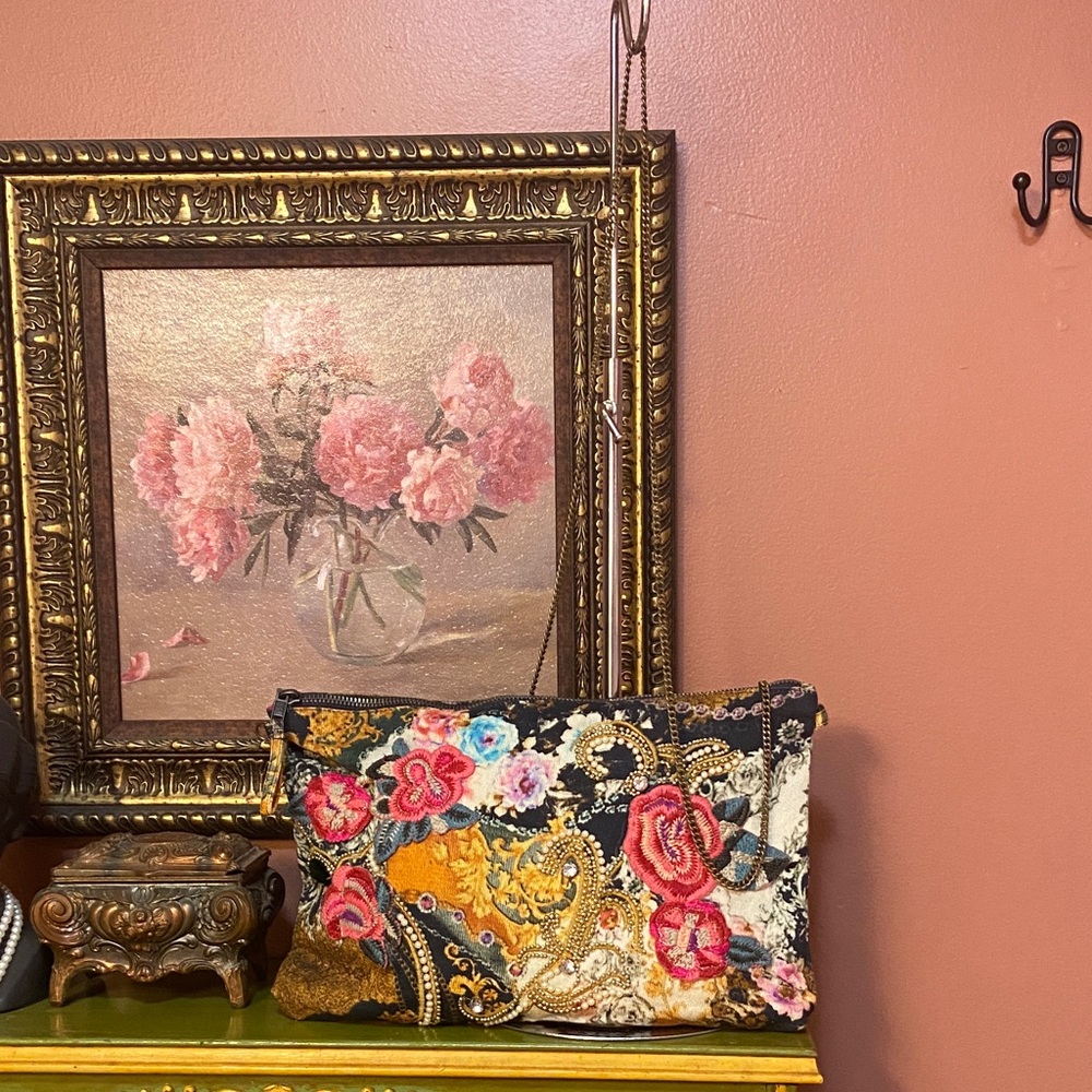 Floral Embroidered beaded Crossbody Bag - Picture 2 of 10